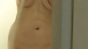 Reality Kings의 뜨거운 무료 포르노 동영상 보기 Mickey Tyler와 선교사 smut