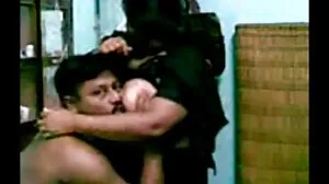 Brazzers의 화려한 브루클린 그레이와 리브 와일드가 이응경 보지 있는 십대 나사