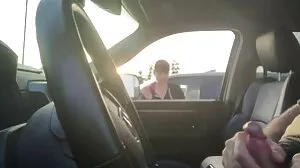 Naughty America의 Tia Tanaka와 함께 포즈를 동양 포르노 동영상 취하는 영화